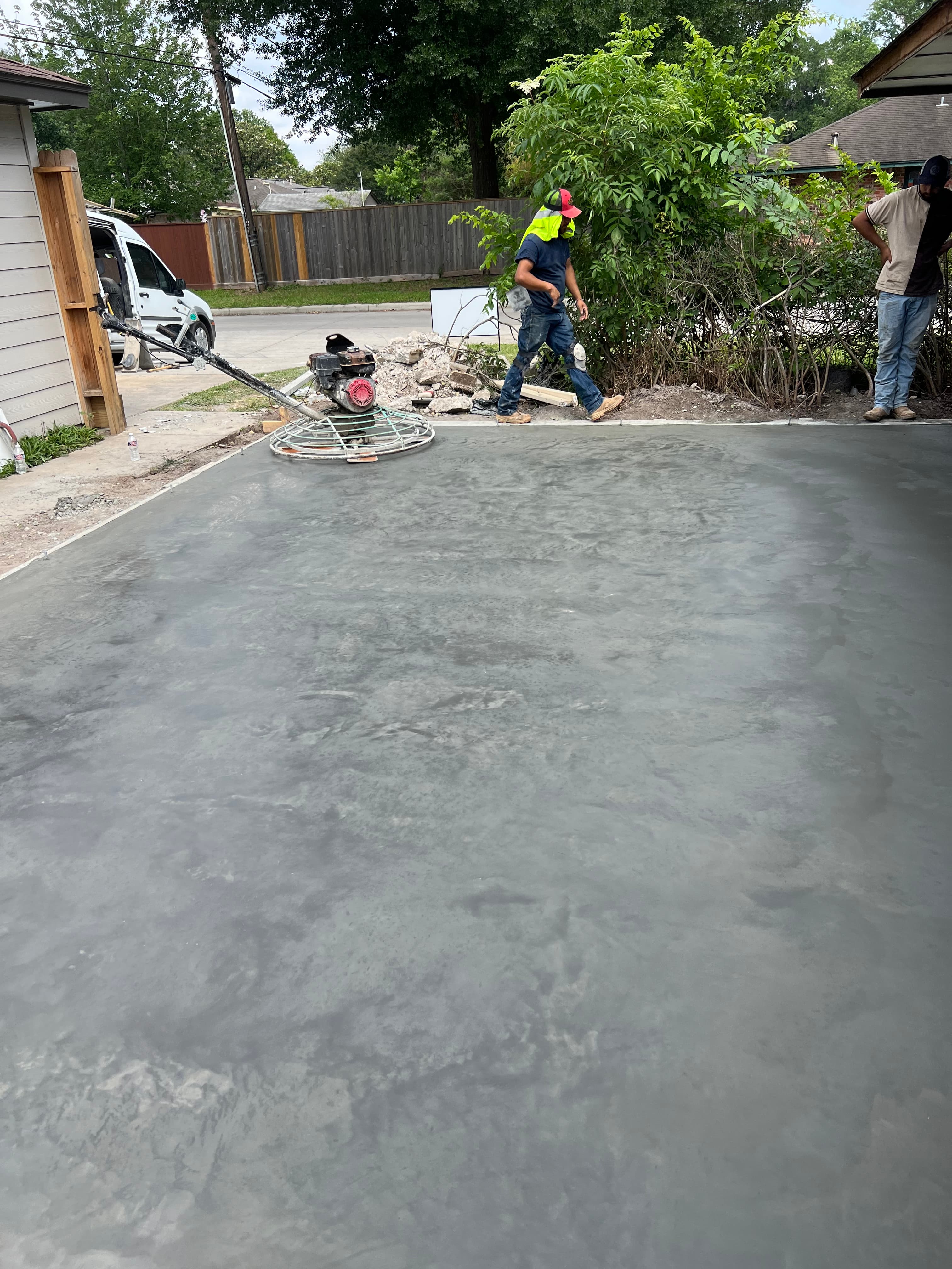 New concrete driveway curb and edge work being poured in the Houston area